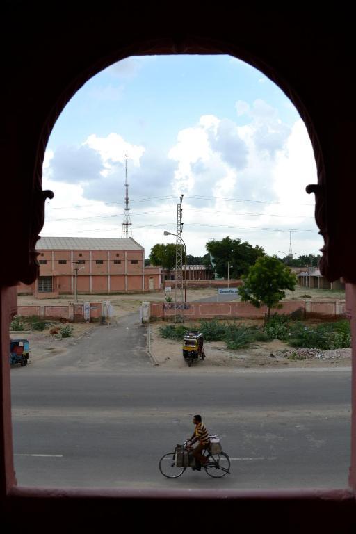 Hotel Desert Winds Bikaner Buitenkant foto